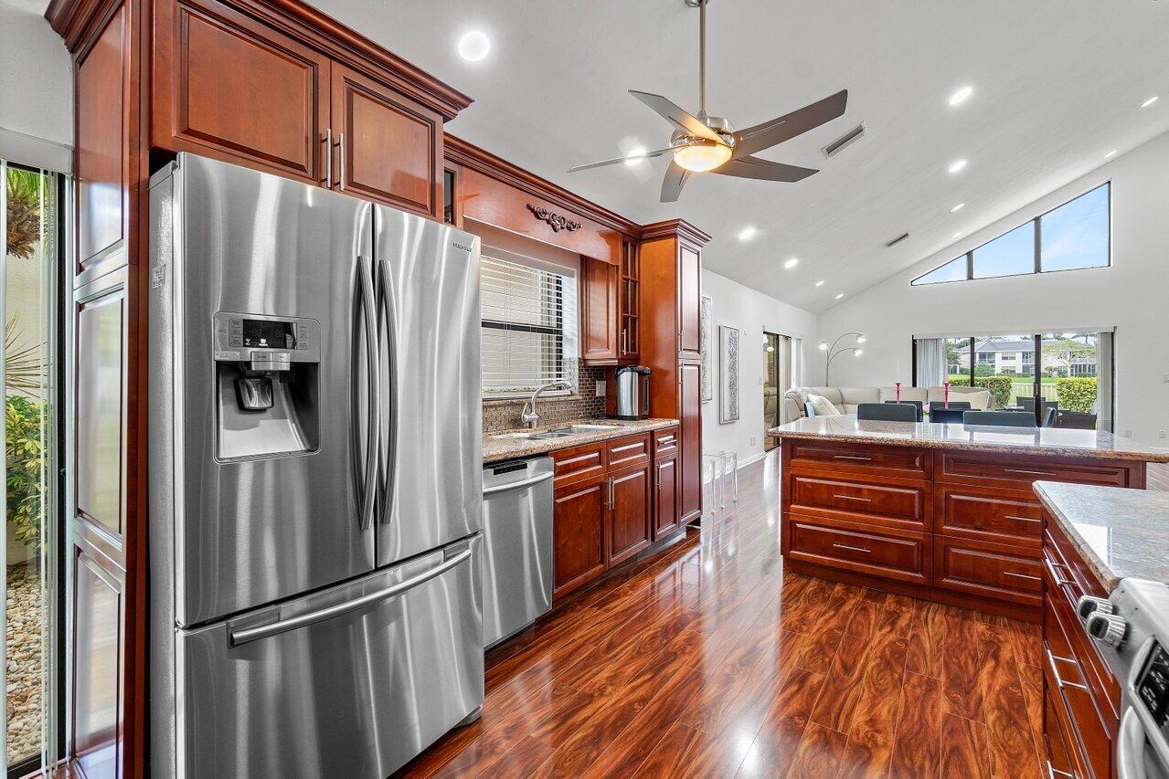 5236 Via De Amalfi Drive