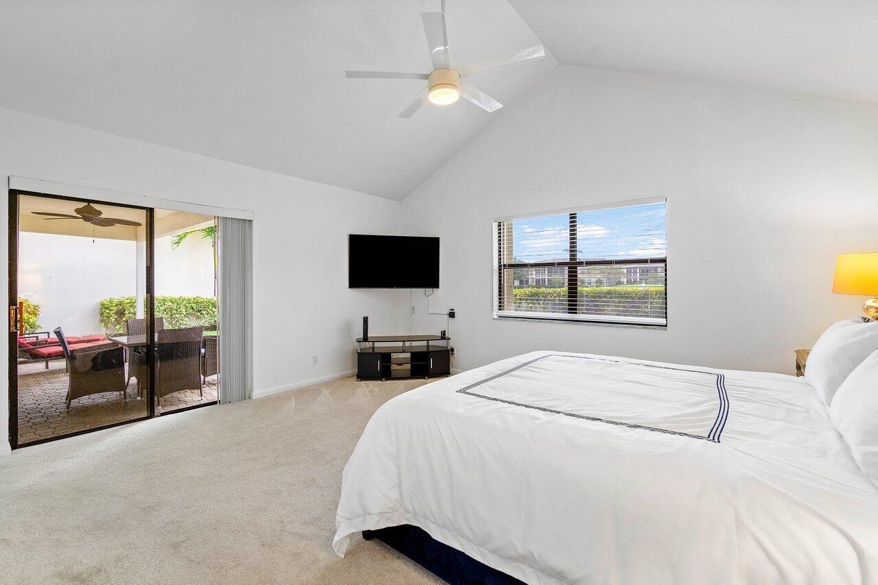 VILLE DE CAPRI / POLO CLUB - Residential Lease