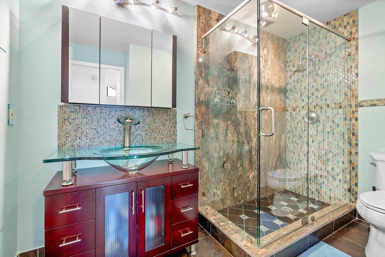 VILLE DE CAPRI / POLO CLUB - Residential Lease