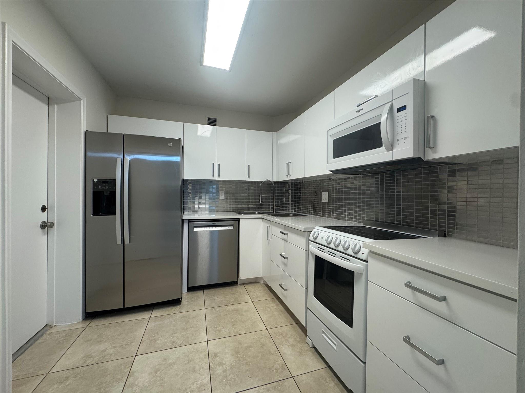 9 NE 19th Ct 112C
