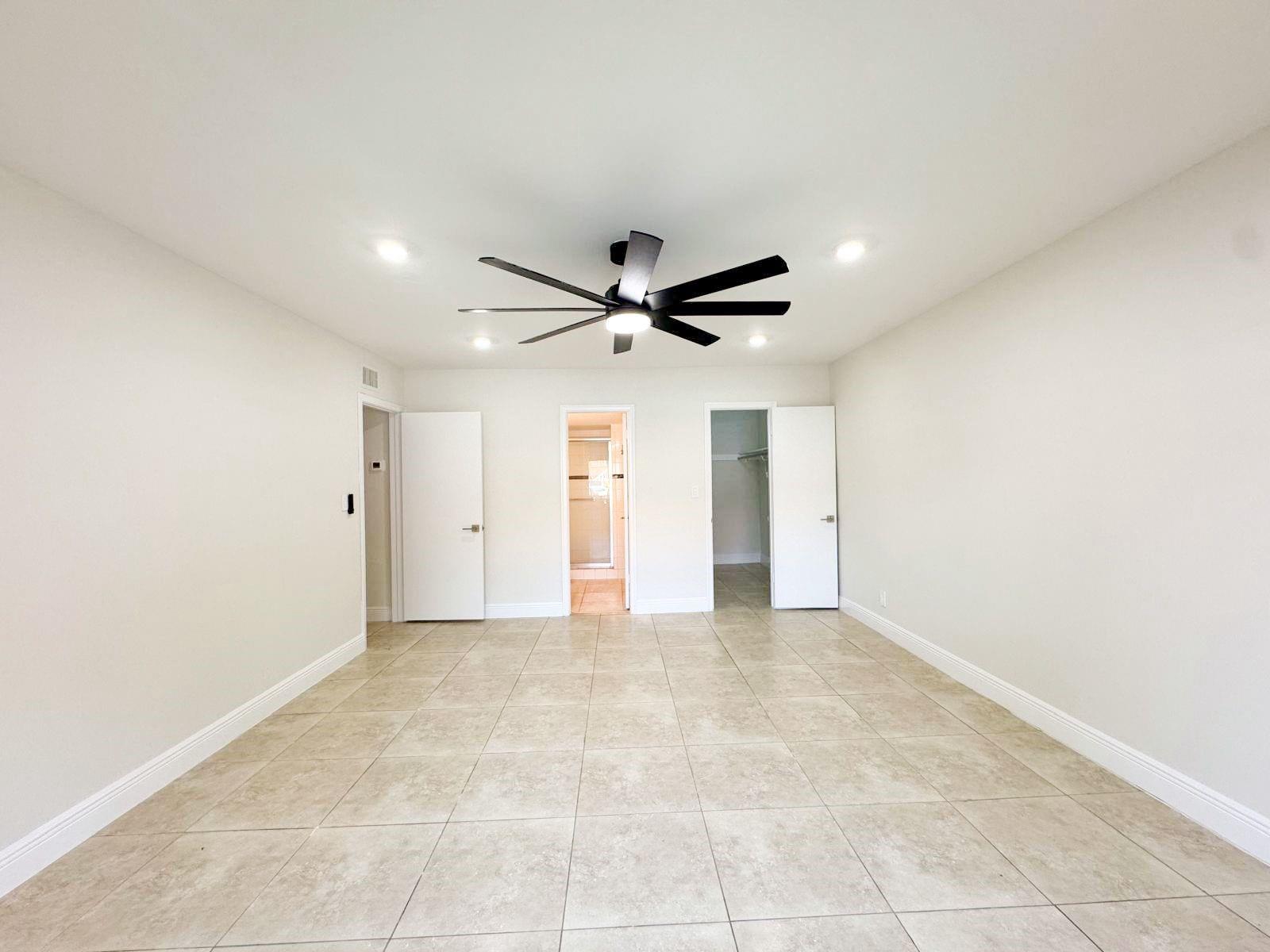 9 NE 19th Ct 112C