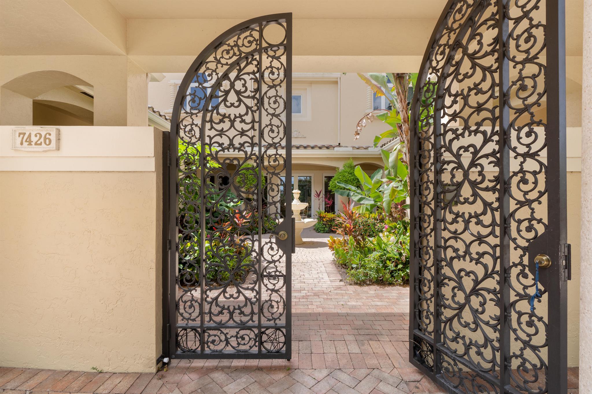 FLORANADA - Residential