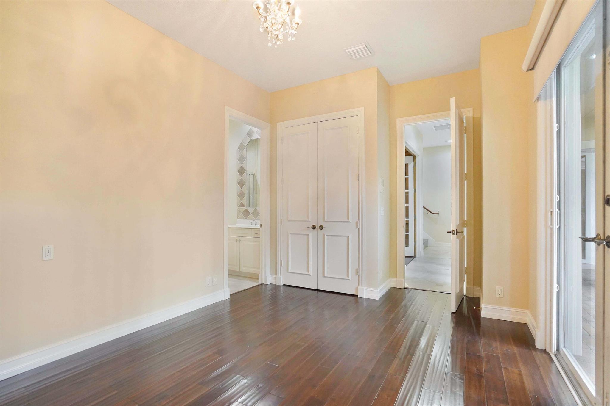 FLORANADA - Residential