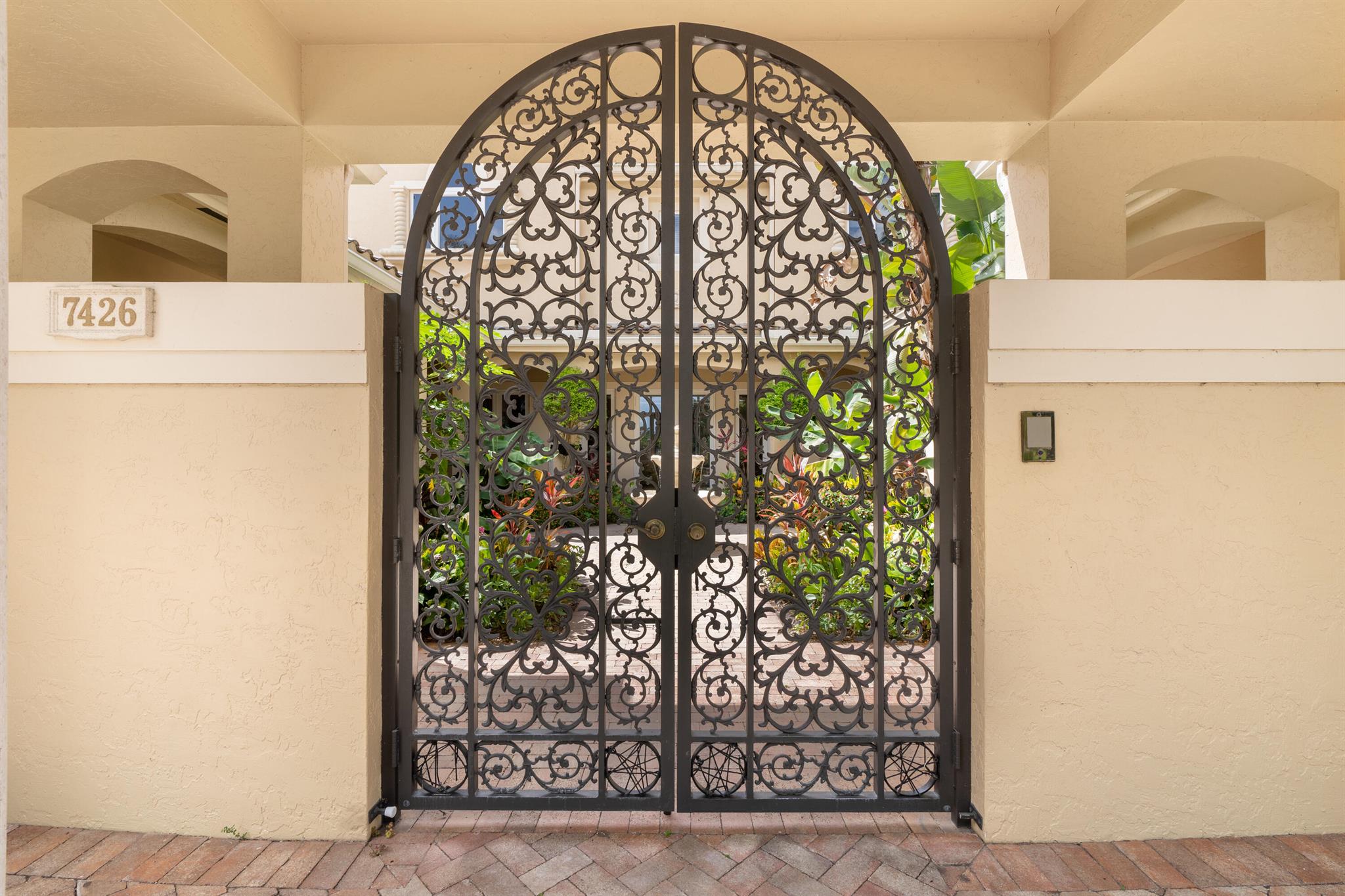 FLORANADA - Residential