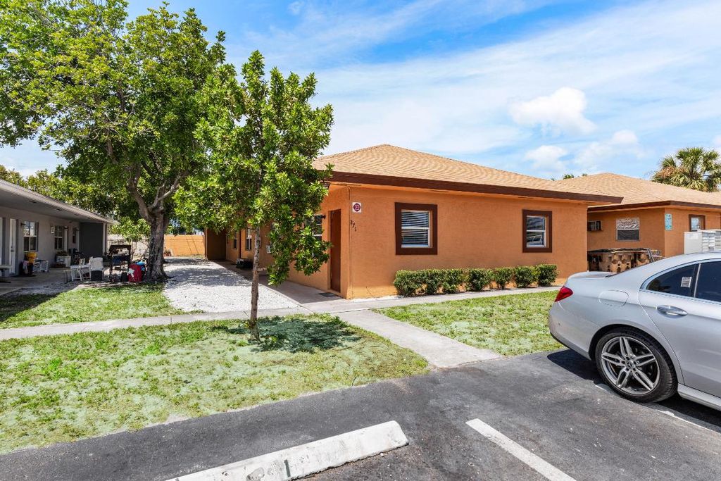 Photo of 271 SW 1st Street #1-4, Deerfield Beach, FL 33441 (MLS # R11084702)