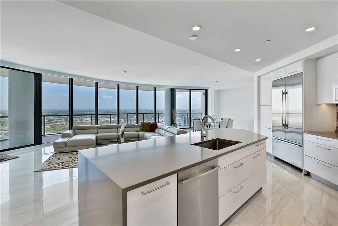 100 Las Olas - Residential