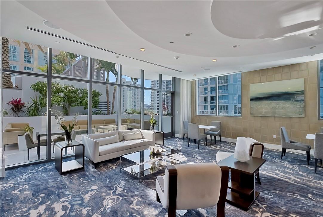 100 Las Olas - Residential