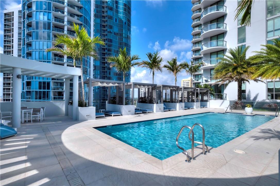 100 Las Olas - Residential