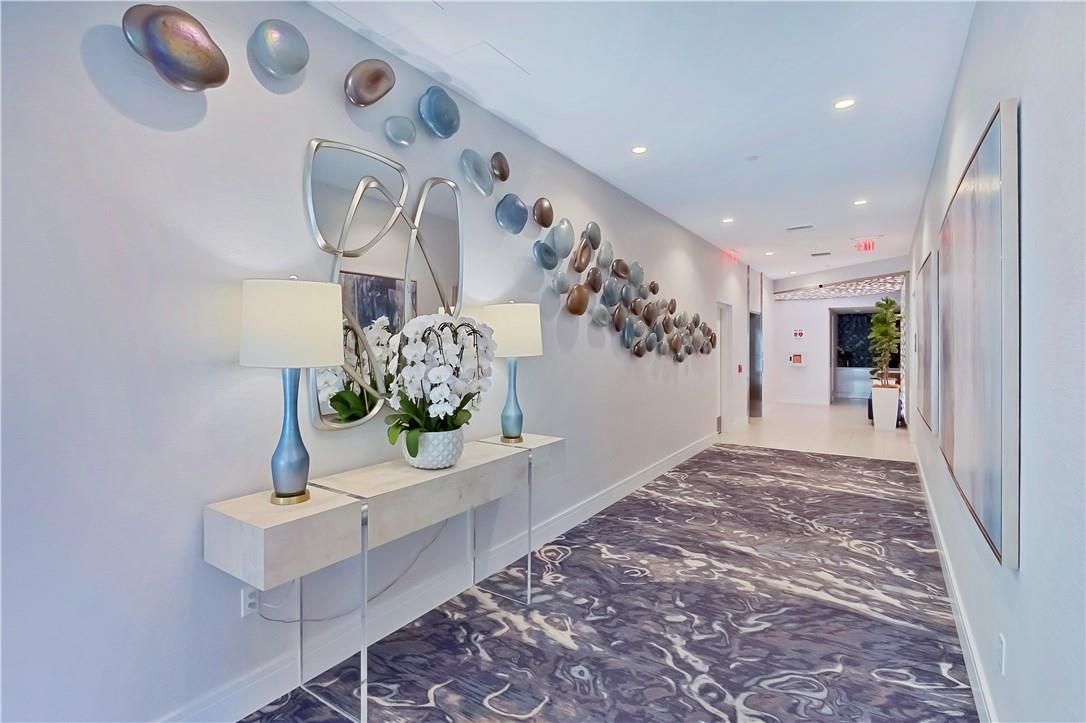 100 Las Olas - Residential