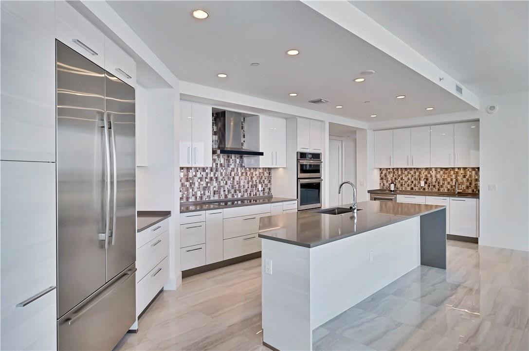 100 Las Olas - Residential