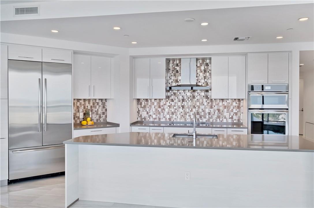 100 Las Olas - Residential