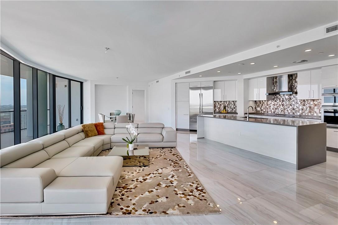 100 Las Olas - Residential