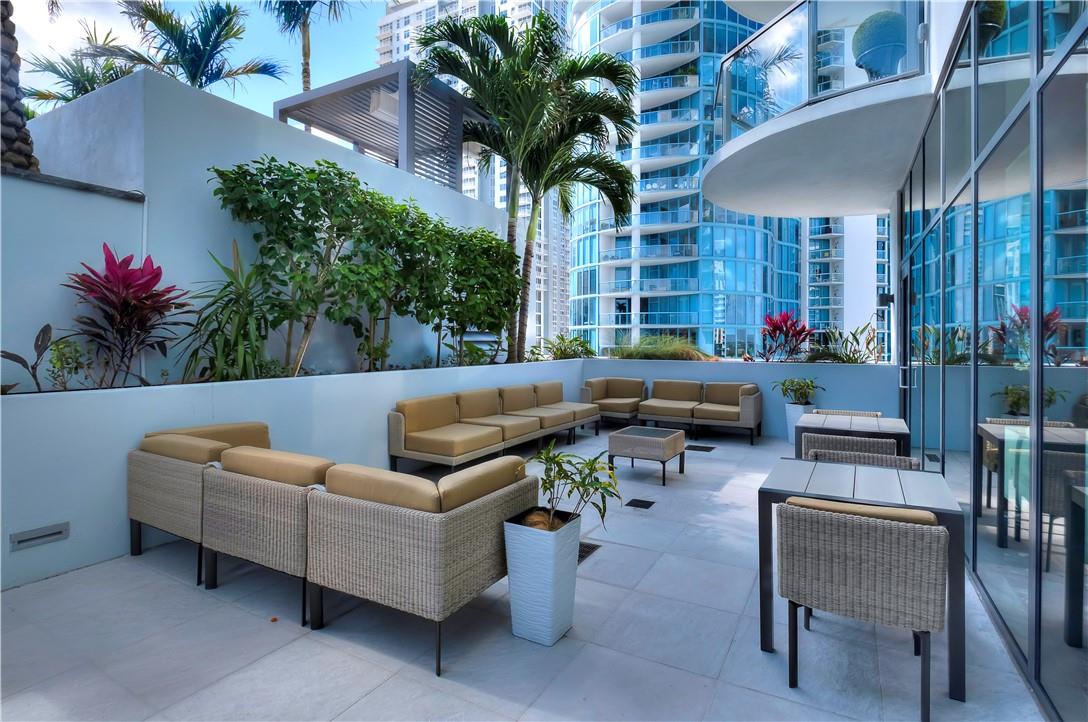 100 Las Olas - Residential