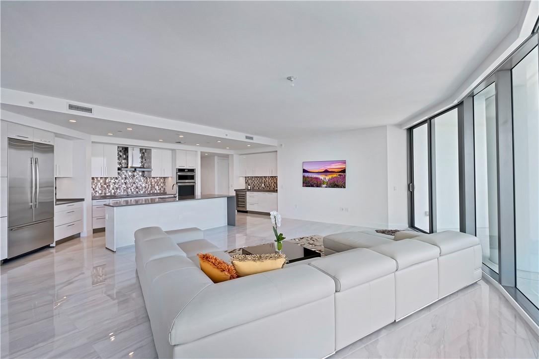 100 Las Olas - Residential