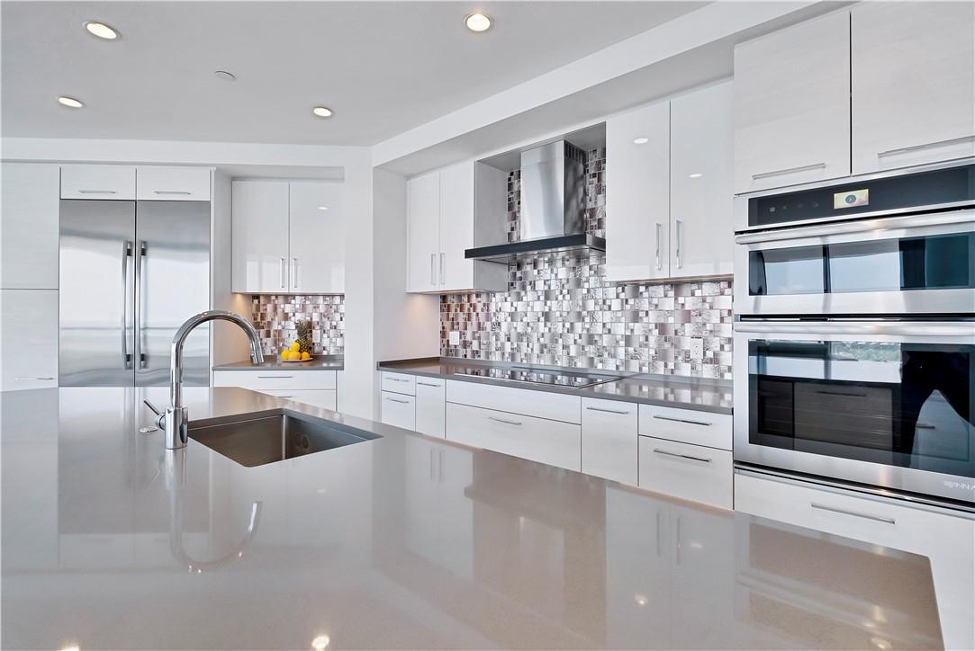 100 Las Olas - Residential