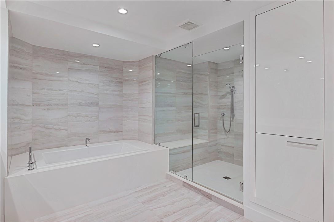 100 Las Olas - Residential