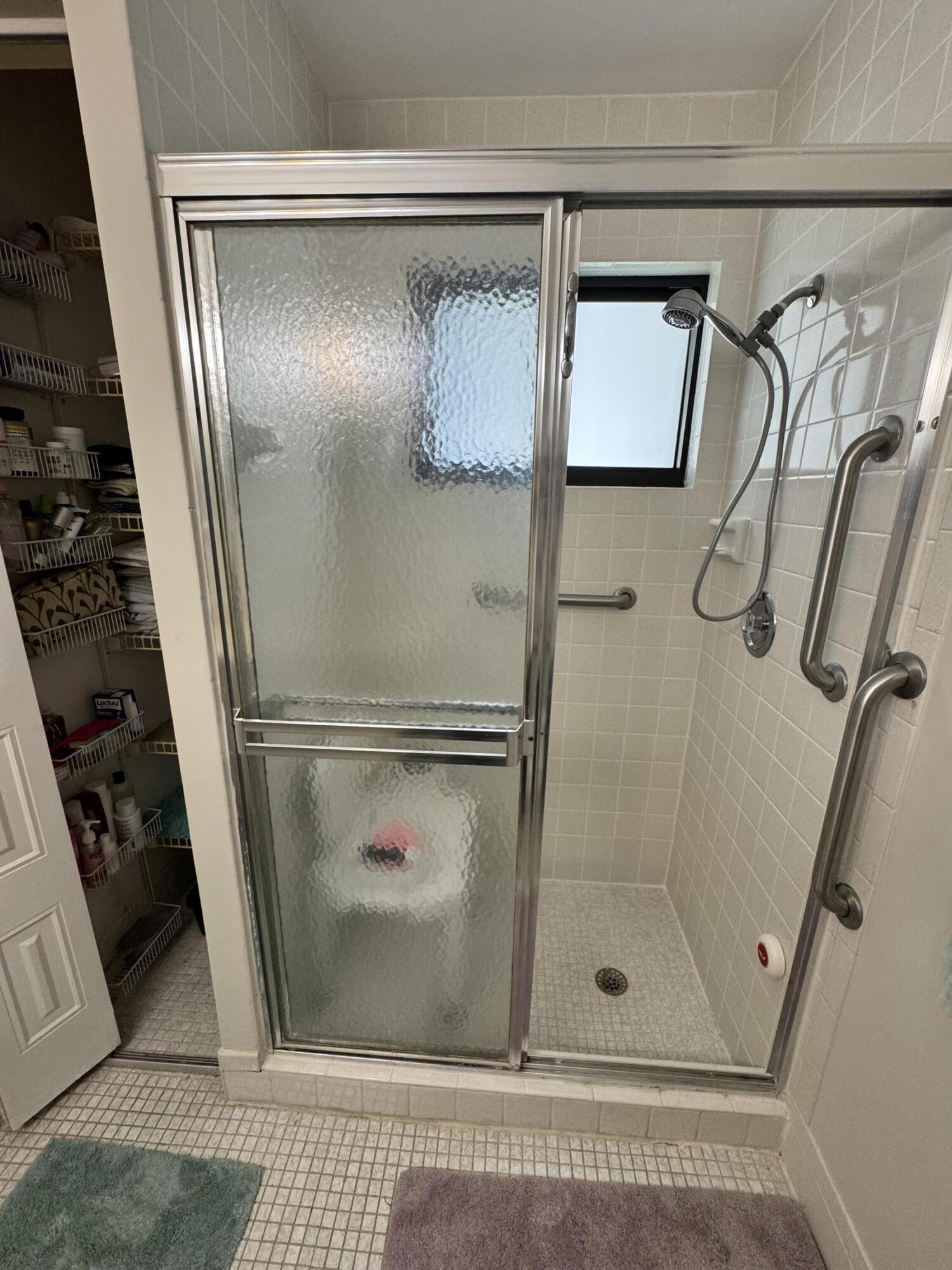 CAMELOT VILLAGE SEC 1 - Residential