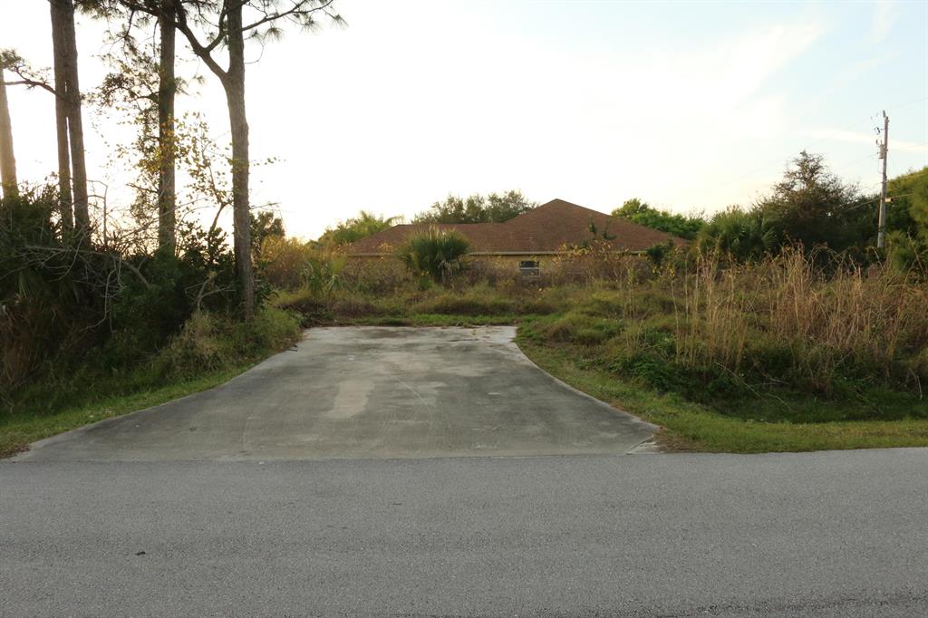 PORT ST. LUCIE SECTION 14 - Land