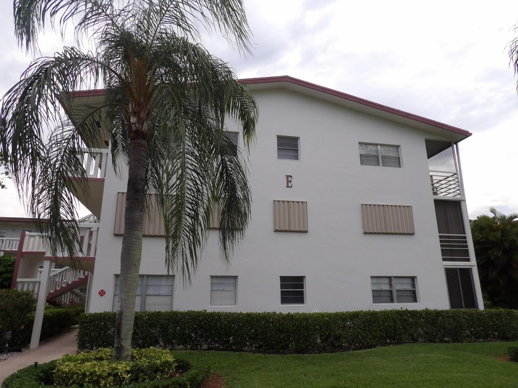 Photo of 195 Fanshaw Way E #195, Boca Raton, FL 33434 (MLS # B26039137)