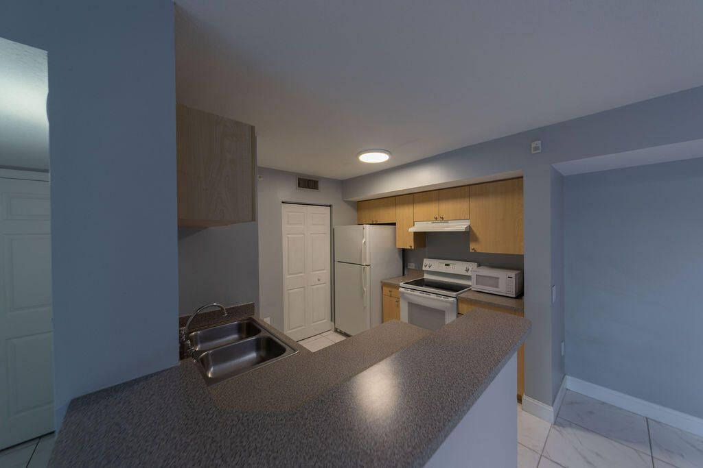 Photo of 505 Villa Circle, Boynton Beach, FL 33435 (MLS # R11141736)