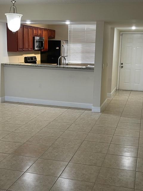 WHITEHALL CONDO OF THE LANDS OF THE PRESIDENT - Residential Lease