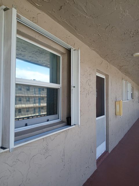 Property photo of 721 lori drive 309, palm springs, FL 33461