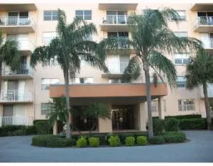 480 Executive Center Dr Unit 3N