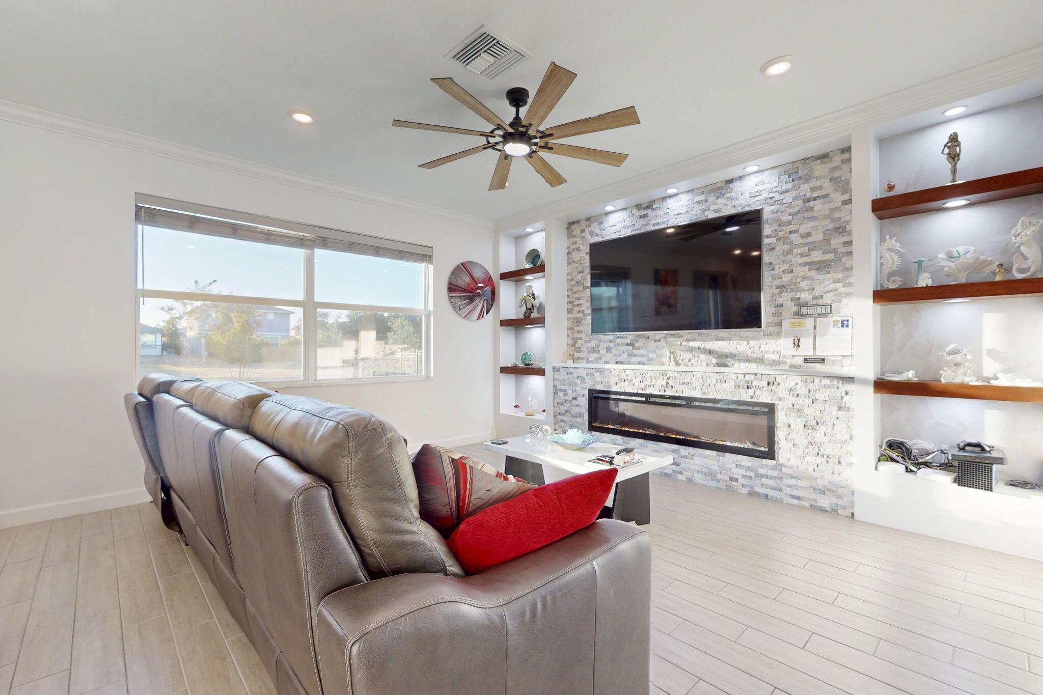 1319 Arrowhead Point Road