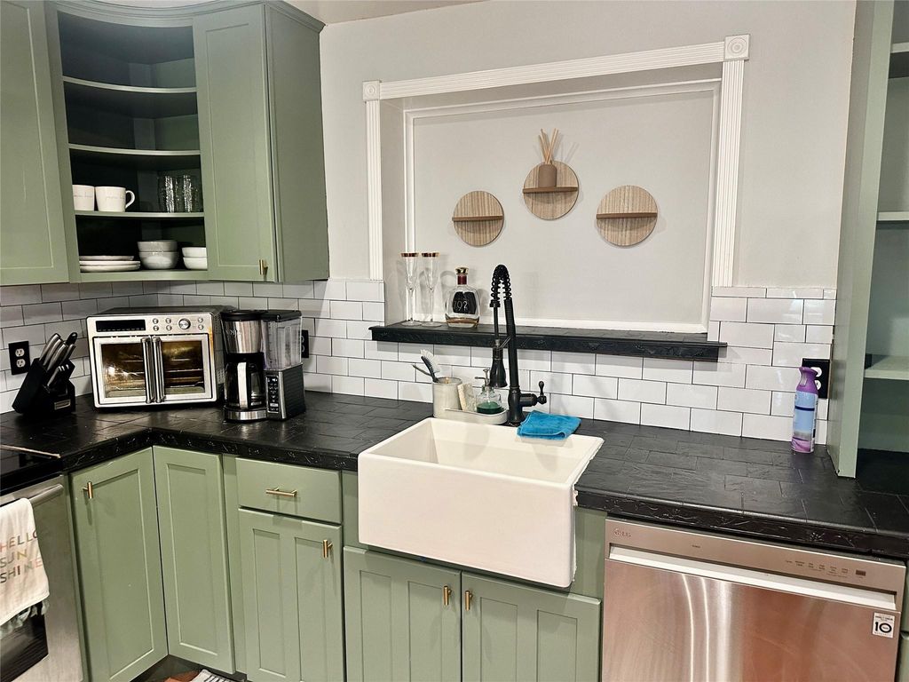 Photo of 209 Jacaranda Drive, Plantation, FL 33324 (MLS # F10486294)