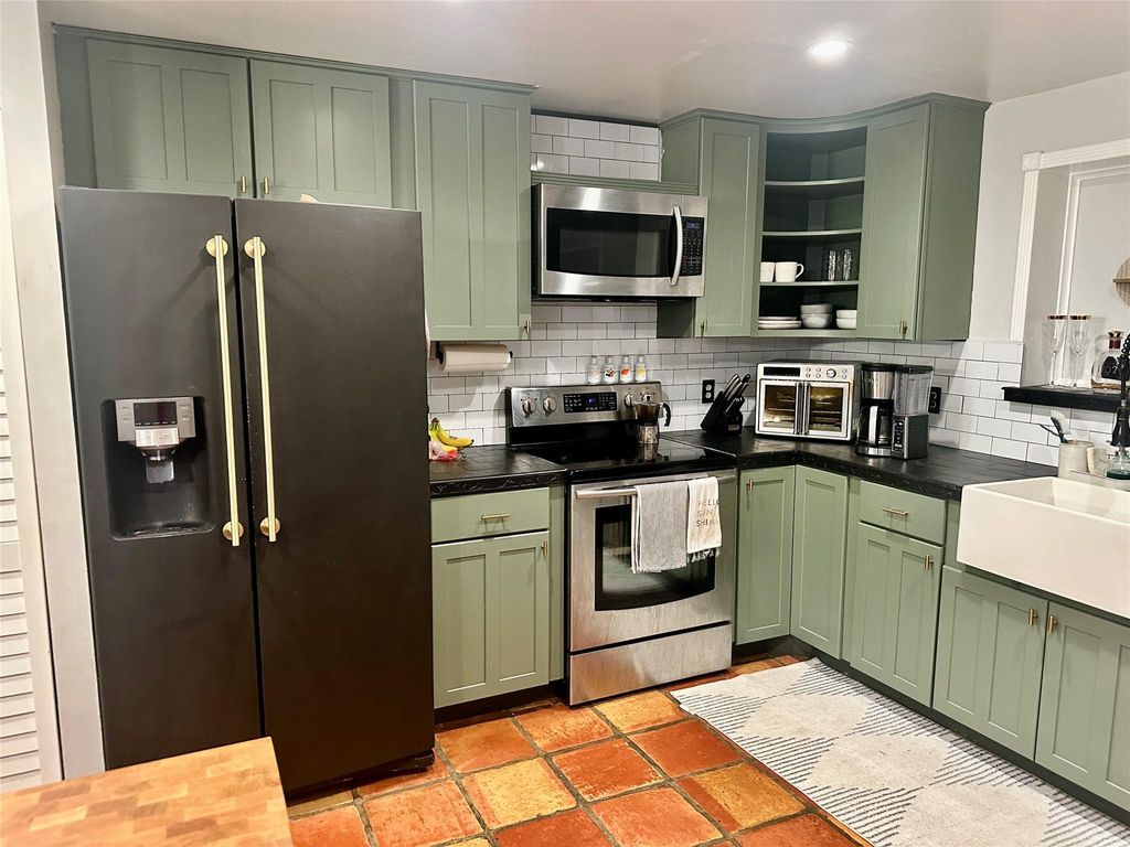 Photo of 209 Jacaranda Drive, Plantation, FL 33324 (MLS # F10486294)
