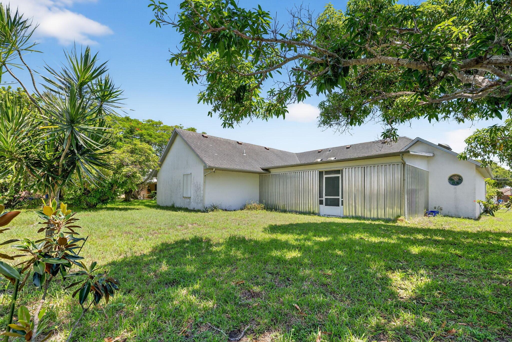 2350 SE Saphire Terrace