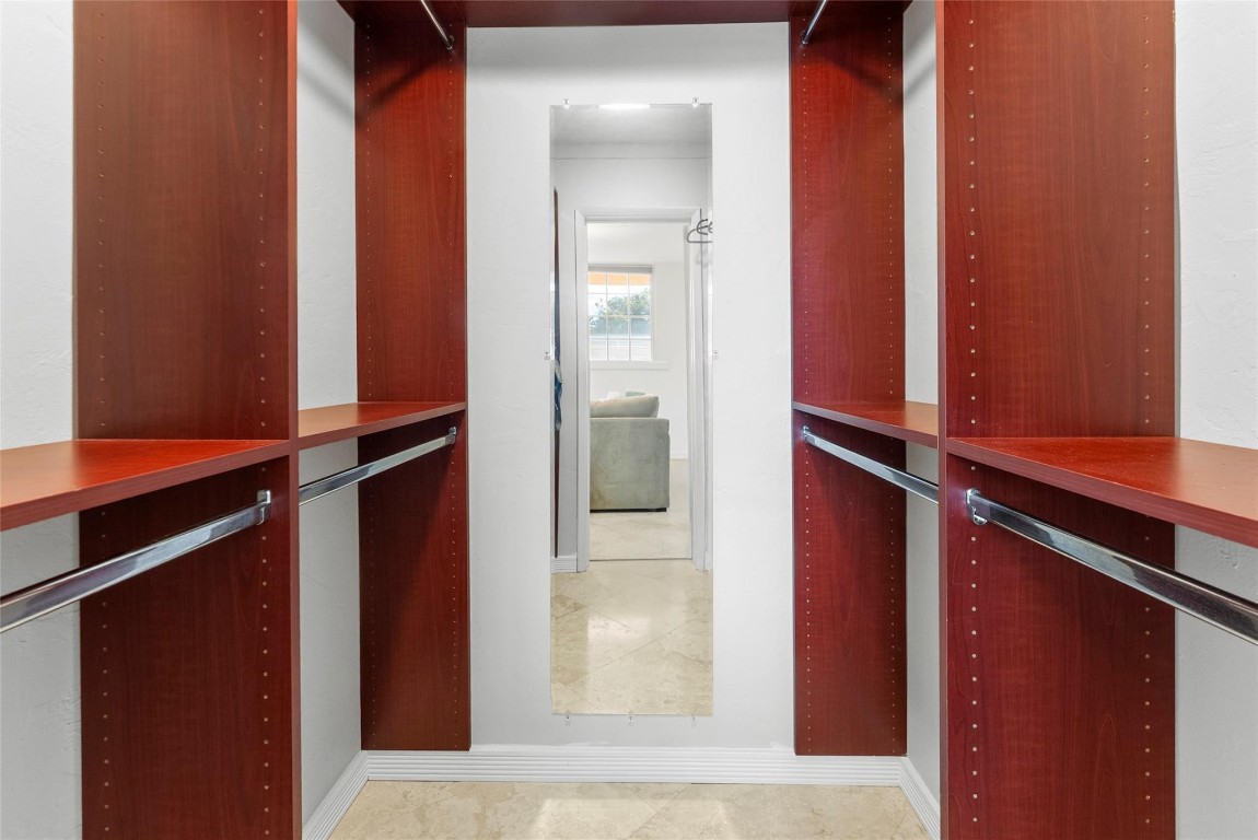 Lighthouse Point Plaza - Residential