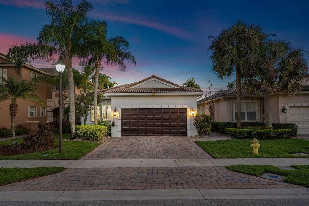 Photo of 135 Isle Verde Way, Palm Beach Gardens, FL 33418 (MLS # R10876305)