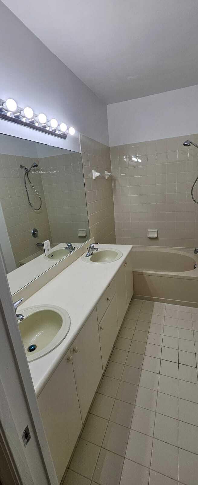 SHOMA COURTYARDS II AT ROYAL PALM CONDOM - Residential Lease