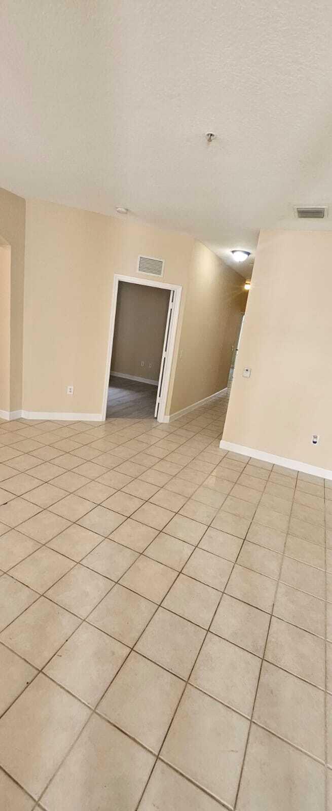 SHOMA COURTYARDS II AT ROYAL PALM CONDOM - Residential Lease