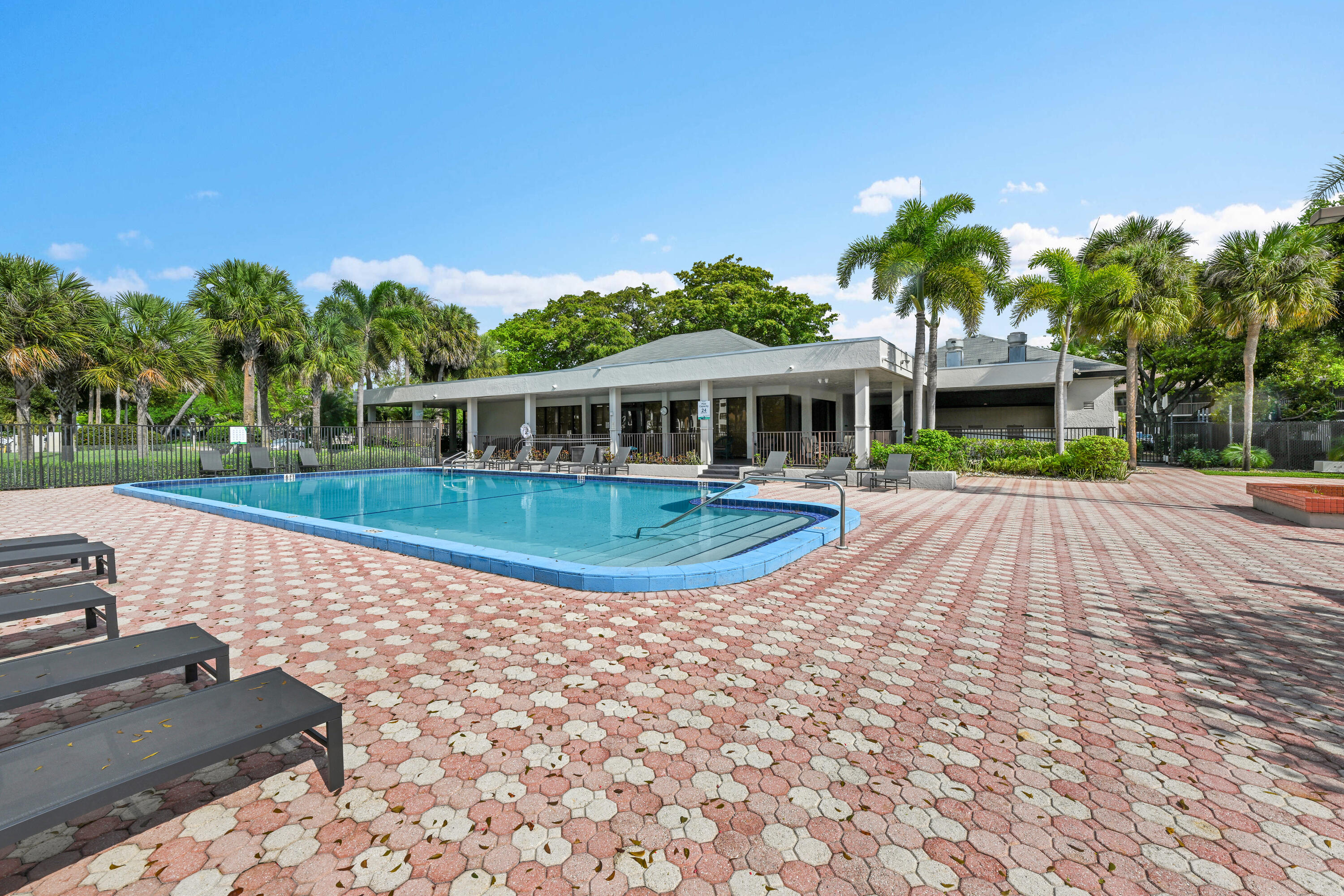 CLEARWATER OF MEADOWLAKES CONDO - Residential