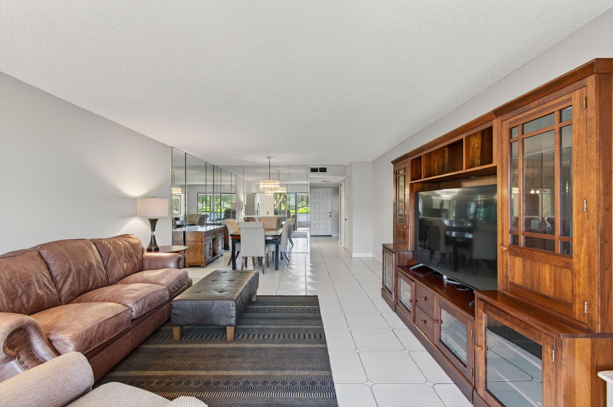 HUNTINGTON LAKES - Residential Lease