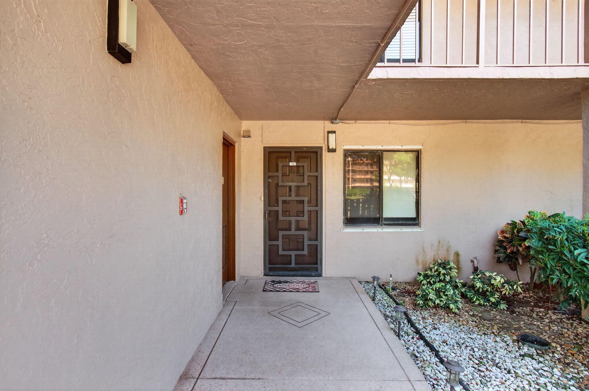 HUNTINGTON LAKES - Residential Lease