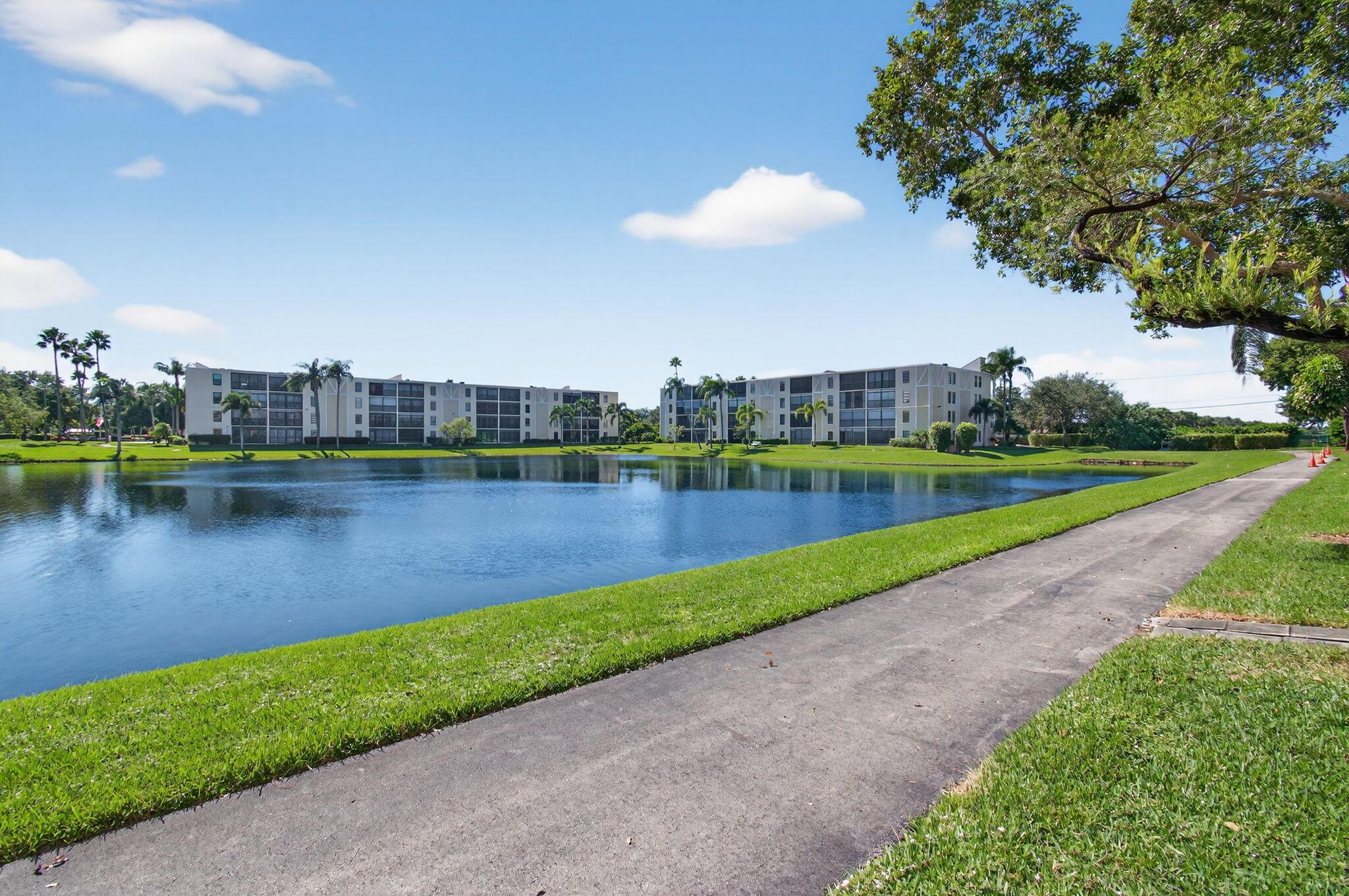HUNTINGTON LAKES - Residential Lease