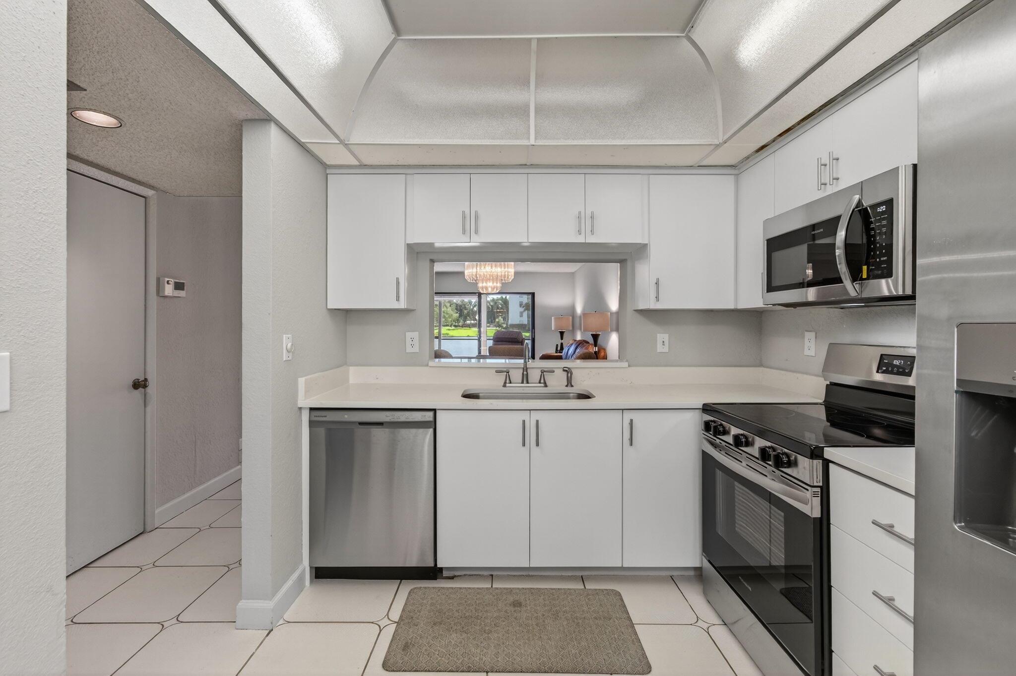 HUNTINGTON LAKES - Residential Lease