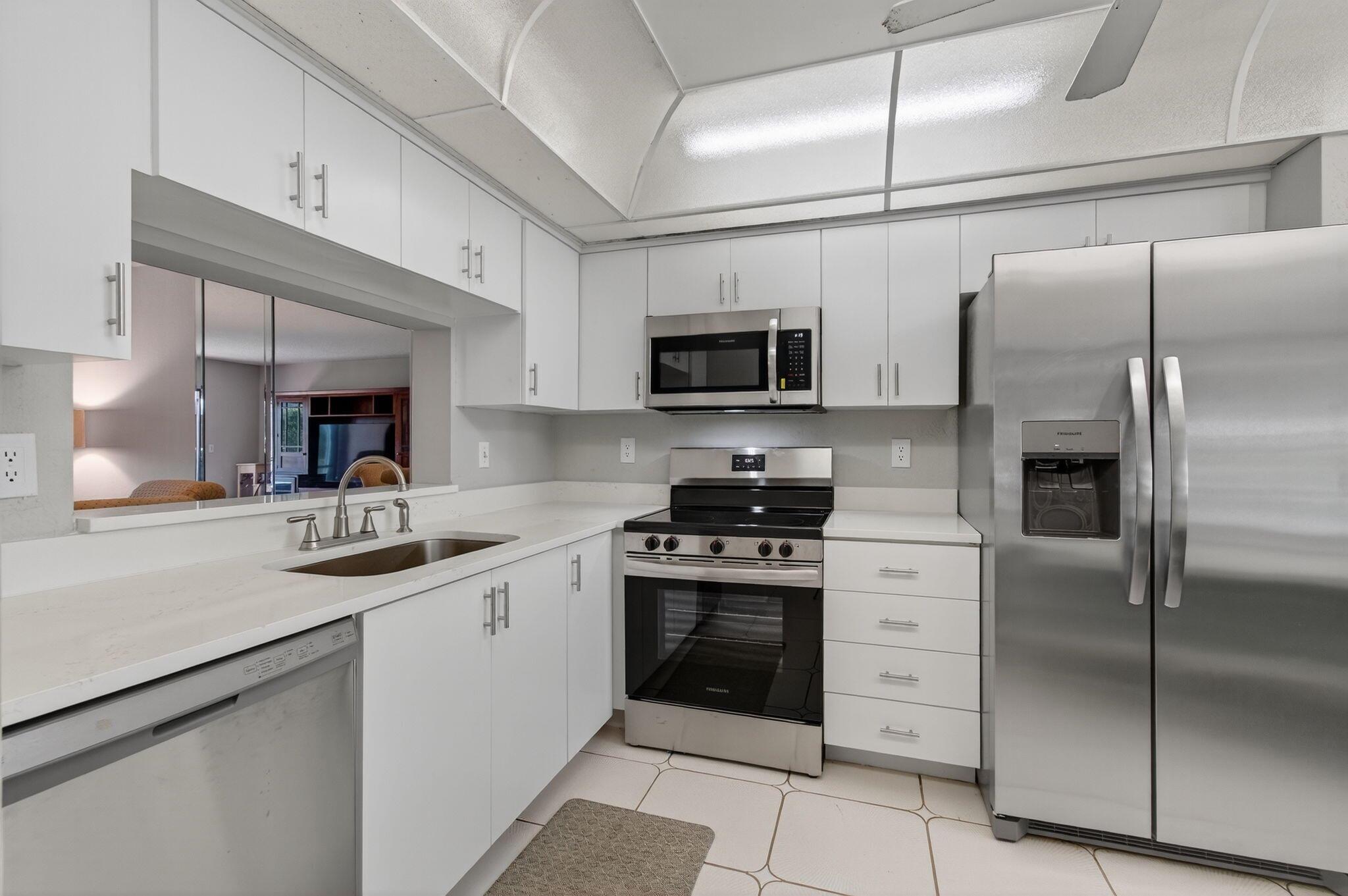 HUNTINGTON LAKES - Residential Lease