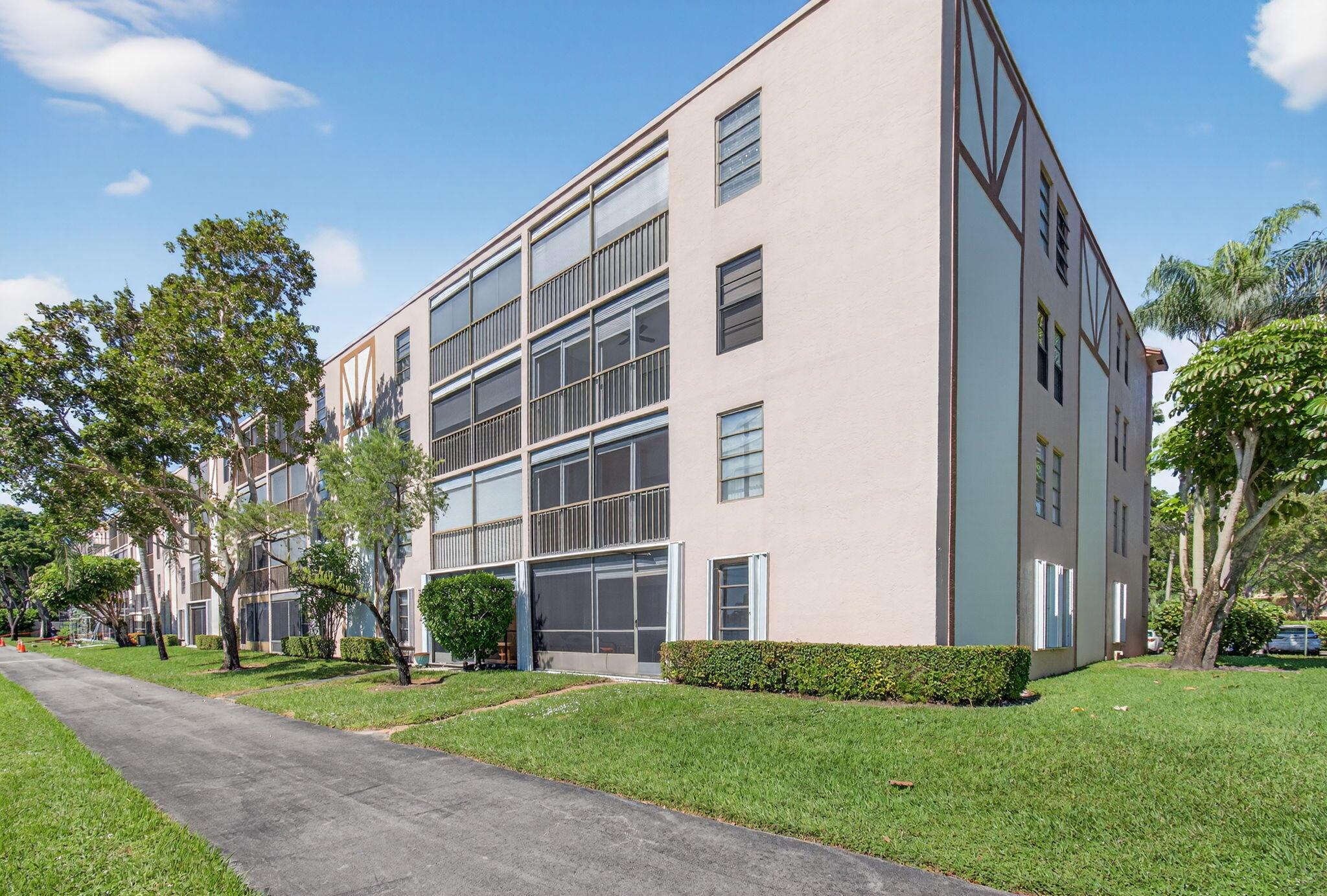 HUNTINGTON LAKES - Residential Lease