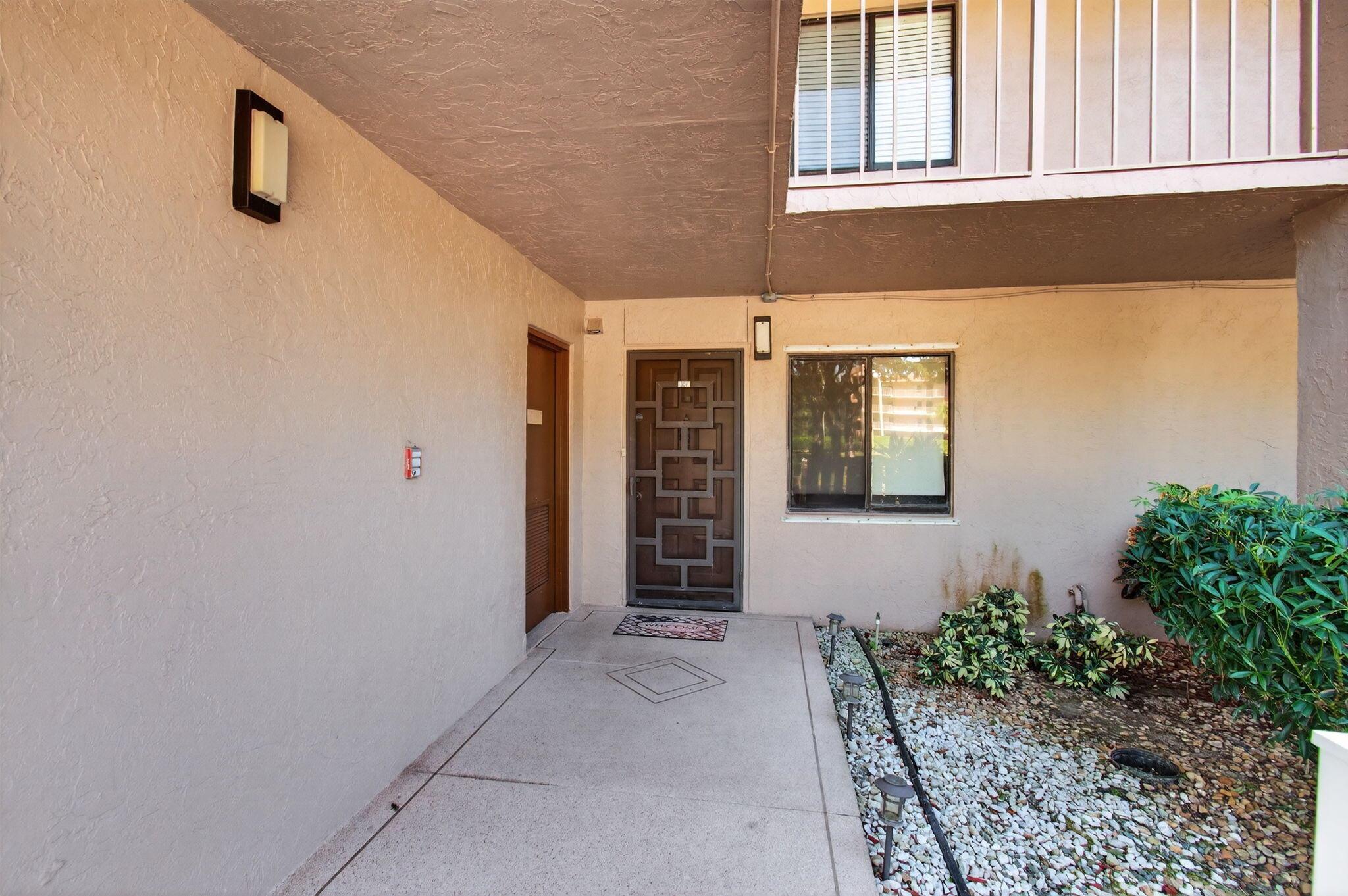 HUNTINGTON LAKES - Residential Lease