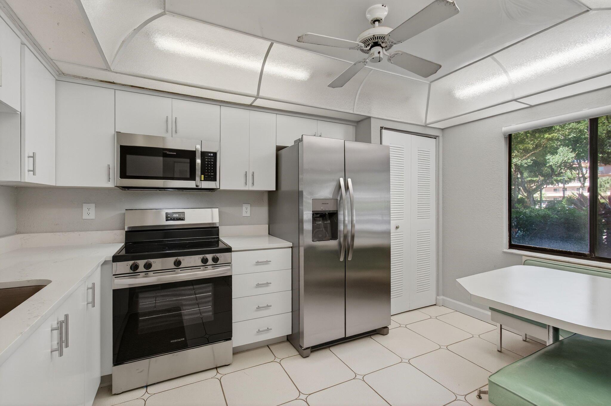 HUNTINGTON LAKES - Residential Lease