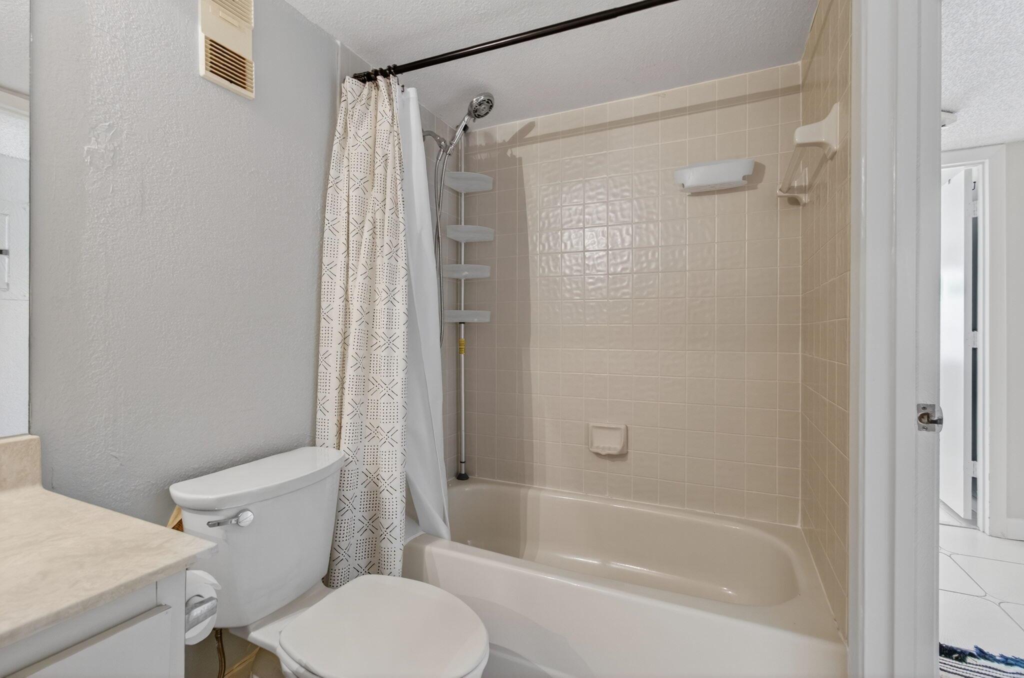 HUNTINGTON LAKES - Residential Lease