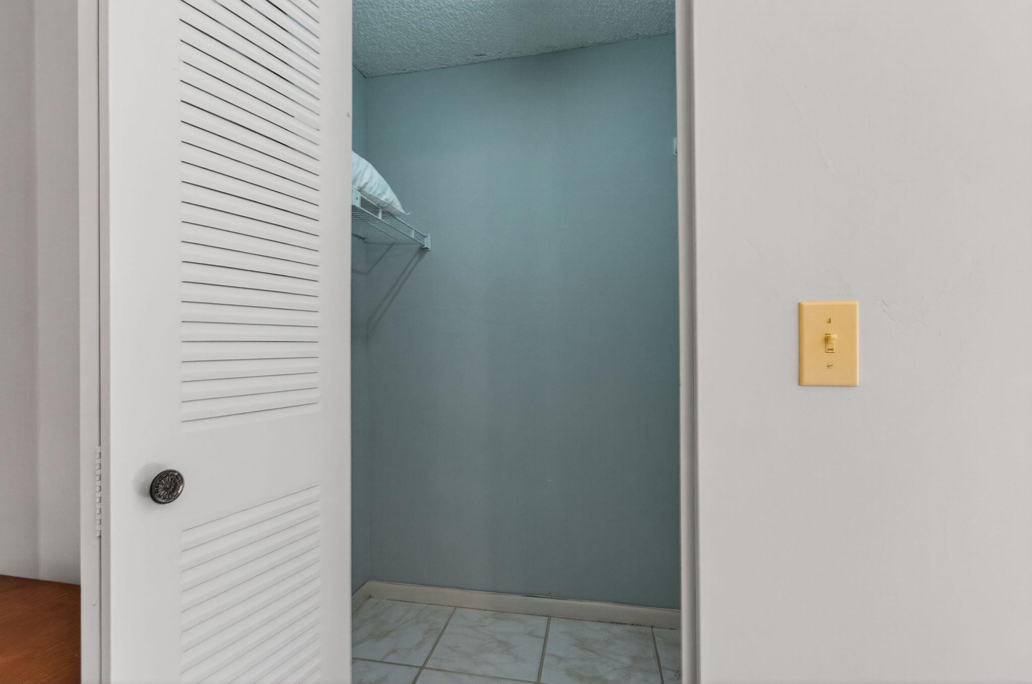 HUNTINGTON LAKES - Residential Lease