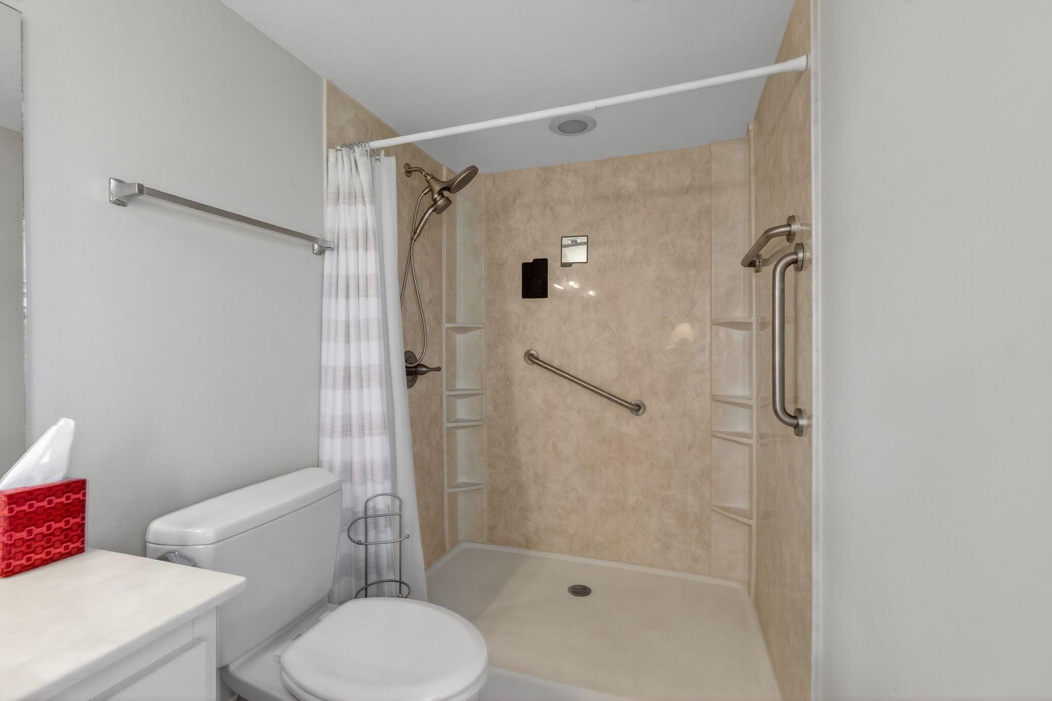 HUNTINGTON LAKES - Residential Lease