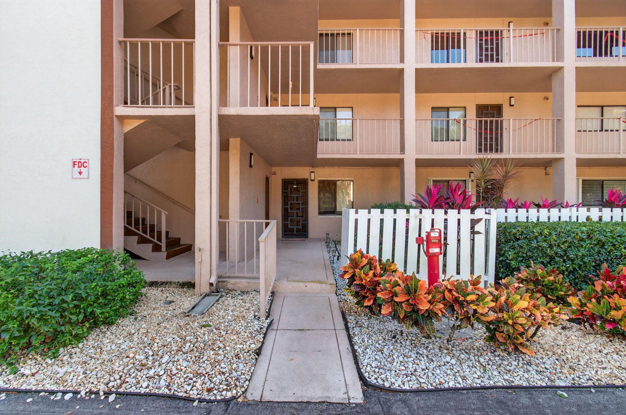 HUNTINGTON LAKES - Residential Lease