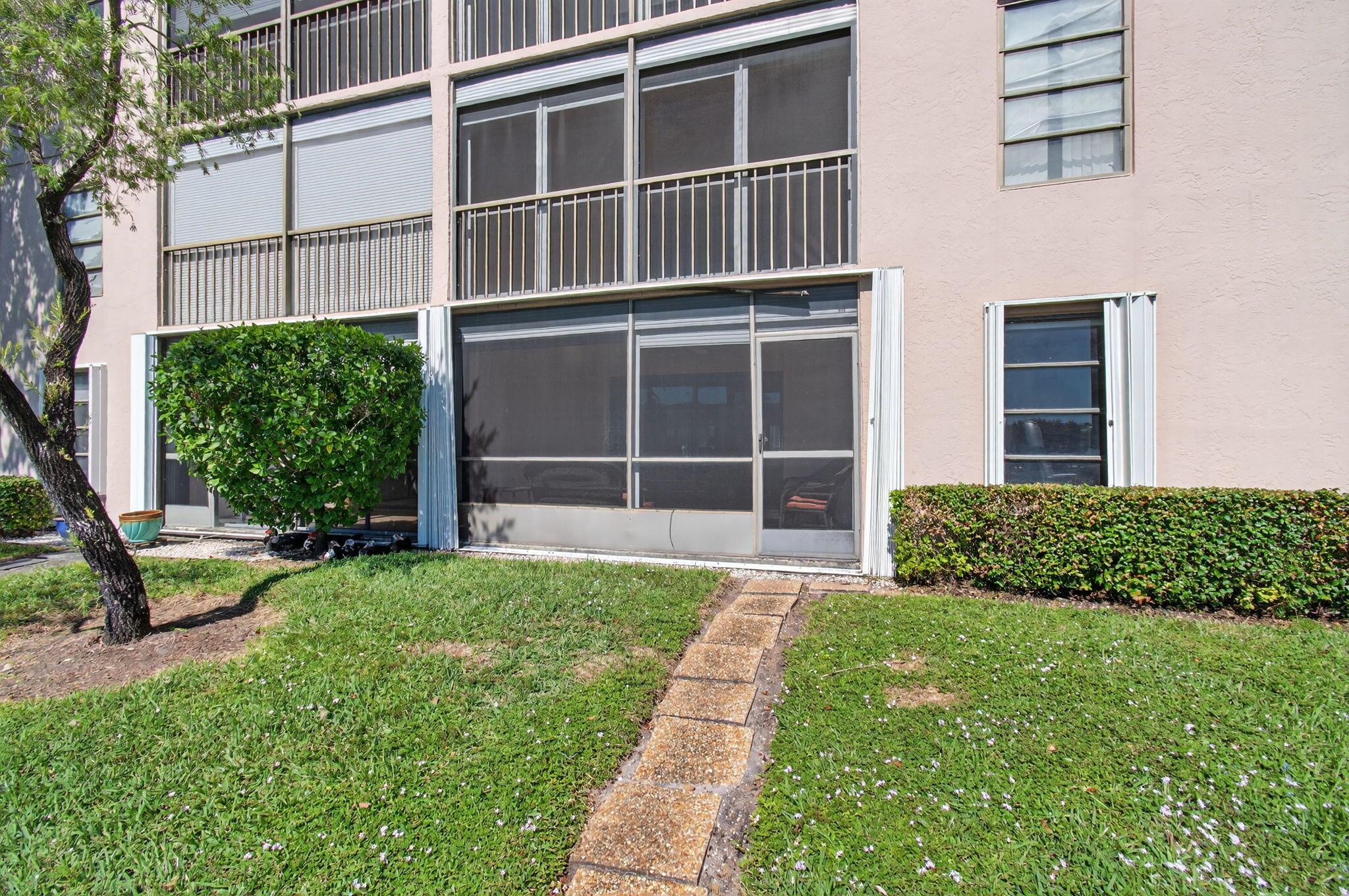 HUNTINGTON LAKES - Residential Lease