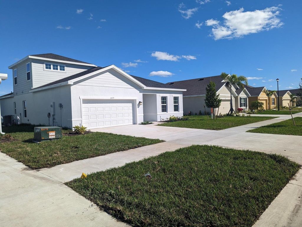 Photo of 10579 SW Vasari Way, Port St Lucie, FL 34987 (MLS # R11096168)